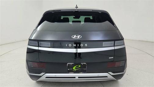 2024 Hyundai IONIQ 5 SE