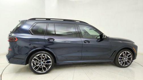 Carbon Black Metallic 2026 BMW X7 M60i