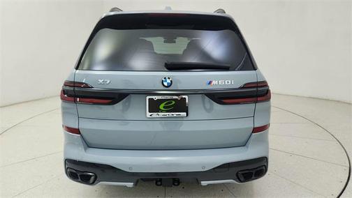 2025 BMW X7 M60i