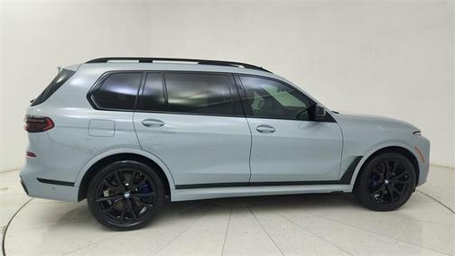 2025 BMW X7 M60i