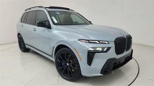2025 BMW X7 M60i