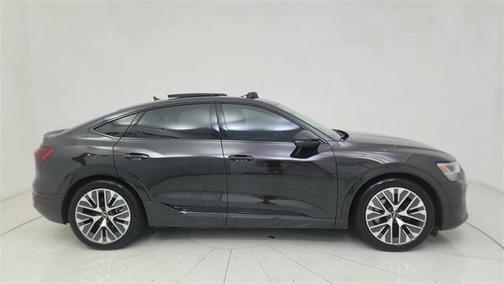 2024 Audi Q8 e-tron Prestige