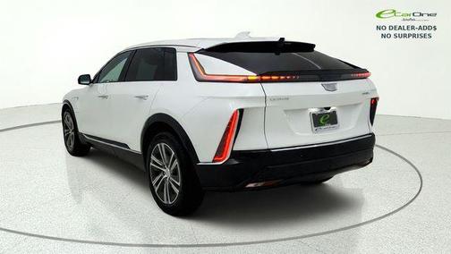 Crystal White Tricoat 2024 Cadillac LYRIQ Luxury