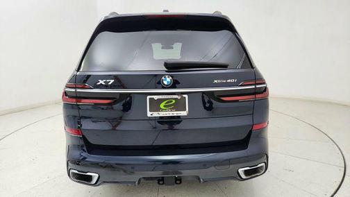 Carbon Black Metallic 2024 BMW X7 xDrive40i