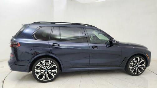 Carbon Black Metallic 2024 BMW X7 xDrive40i