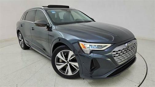 2024 Audi Q8 e-tron Premium Plus