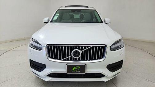 2020 Volvo XC90 T6 Momentum