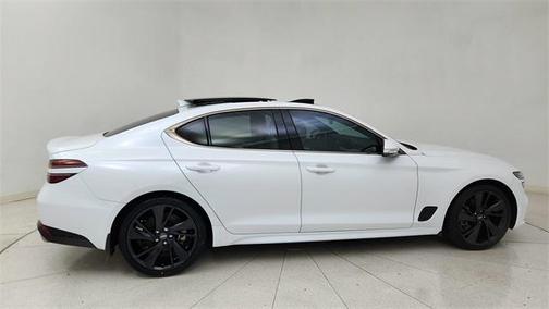 2023 Genesis G70 2.0T RWD