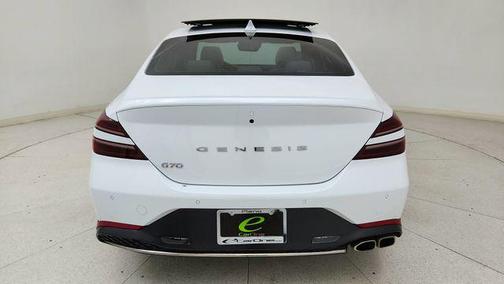 2023 Genesis G70 2.0T RWD