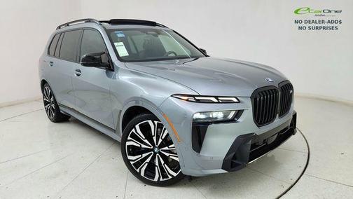Skyscraper Grey Metallic 2023 BMW X7 M60i