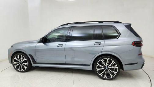 Skyscraper Grey Metallic 2023 BMW X7 M60i