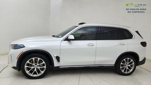 Mineral White Metallic 2025 BMW X5 xDrive40i
