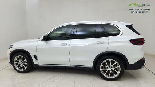 Mineral White Metallic 2025 BMW X5 xDrive40i