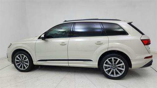 2023 Audi Q7 45 Premium Plus