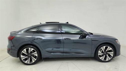 2024 Audi Q8 e-tron Prestige