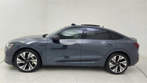 2024 Audi Q8 e-tron Prestige