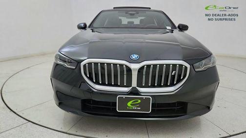 Black Sapphire Metallic 2024 BMW i5 eDrive40