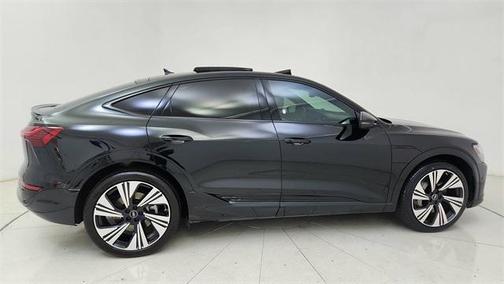 2024 Audi Q8 e-tron Prestige