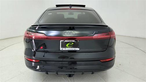 2024 Audi Q8 e-tron Prestige