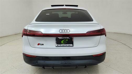 2024 Audi Q8 e-tron Premium Plus