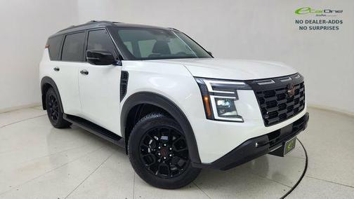 Aspen White Tricoat/Super Black 2026 Nissan Armada PRO-4X