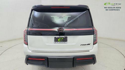 Aspen White Tricoat/Super Black 2026 Nissan Armada PRO-4X