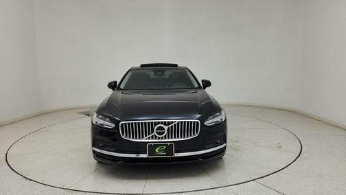 Onyx Black Metallic 2023 Volvo S90 B6 Plus