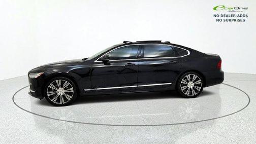 Onyx Black Metallic 2023 Volvo S90 B6 Plus