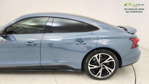 Kemora Gray Metallic 2024 Audi e-tron GT Premium Plus quattro