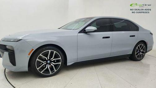 Brooklyn Grey Metallic 2025 BMW i7 xDrive60