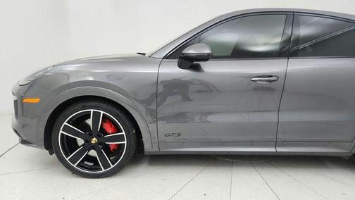 Quartzite Grey Metallic 2023 Porsche Cayenne GTS