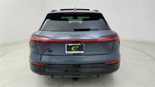 2024 Audi Q8 e-tron Prestige