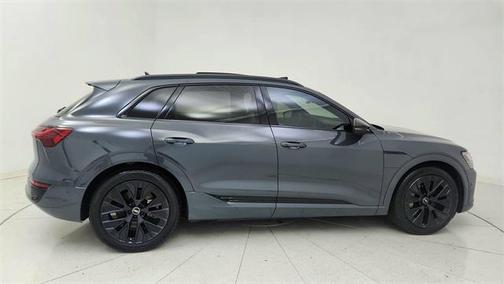 2024 Audi Q8 e-tron Prestige