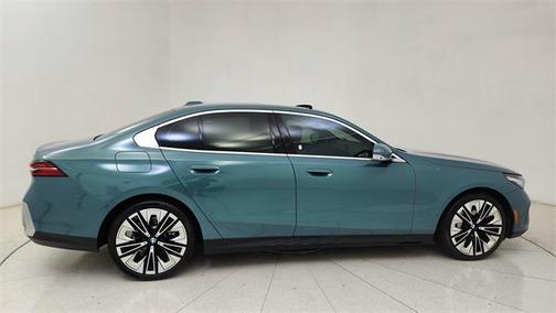 2024 BMW 530 i