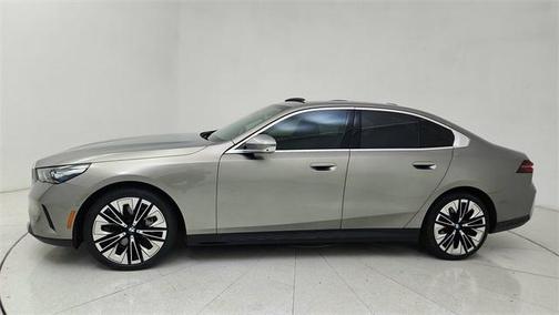 2025 BMW 540 i xDrive