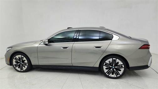 2025 BMW 540 i xDrive