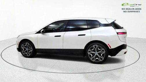 Mineral White Metallic 2024 BMW iX xDrive50