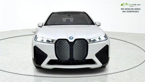Mineral White Metallic 2024 BMW iX xDrive50