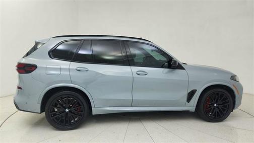 2024 BMW X5 M60i