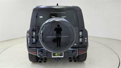 2023 Land Rover Defender 110 V8