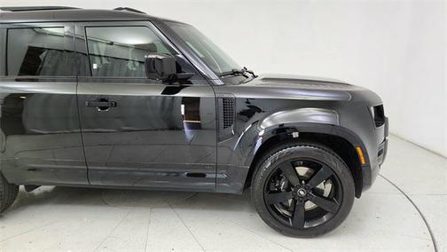 2023 Land Rover Defender 110 V8