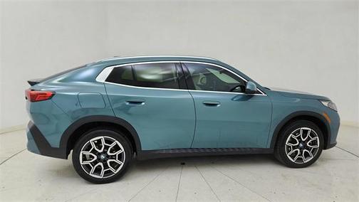 2025 BMW X2 xDrive28i