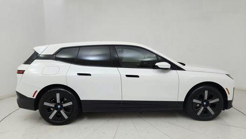 2025 BMW iX xDrive50