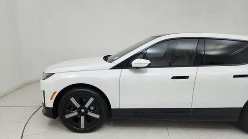 2025 BMW iX xDrive50