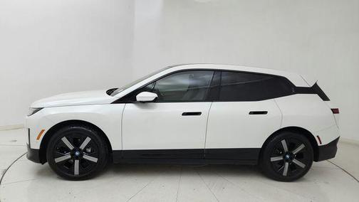 2025 BMW iX xDrive50