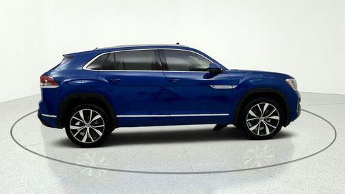 Blue Metallic 2026 Volkswagen Atlas Cross Sport 2.0T SEL Premium