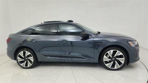 2024 Audi Q8 e-tron Prestige