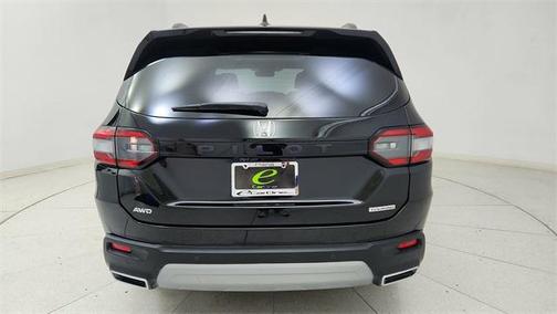 2023 Honda Pilot Touring 8-Passenger