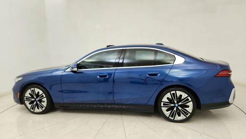 Phytonic Blue Metallic 2025 BMW i5 xDrive40