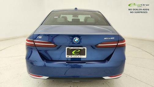 Phytonic Blue Metallic 2025 BMW i5 xDrive40